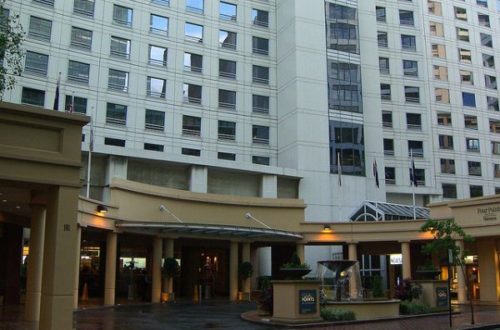 Sheraton Hotel Sydney. Photo by Alpha. License: CC BY-SA 2.0.